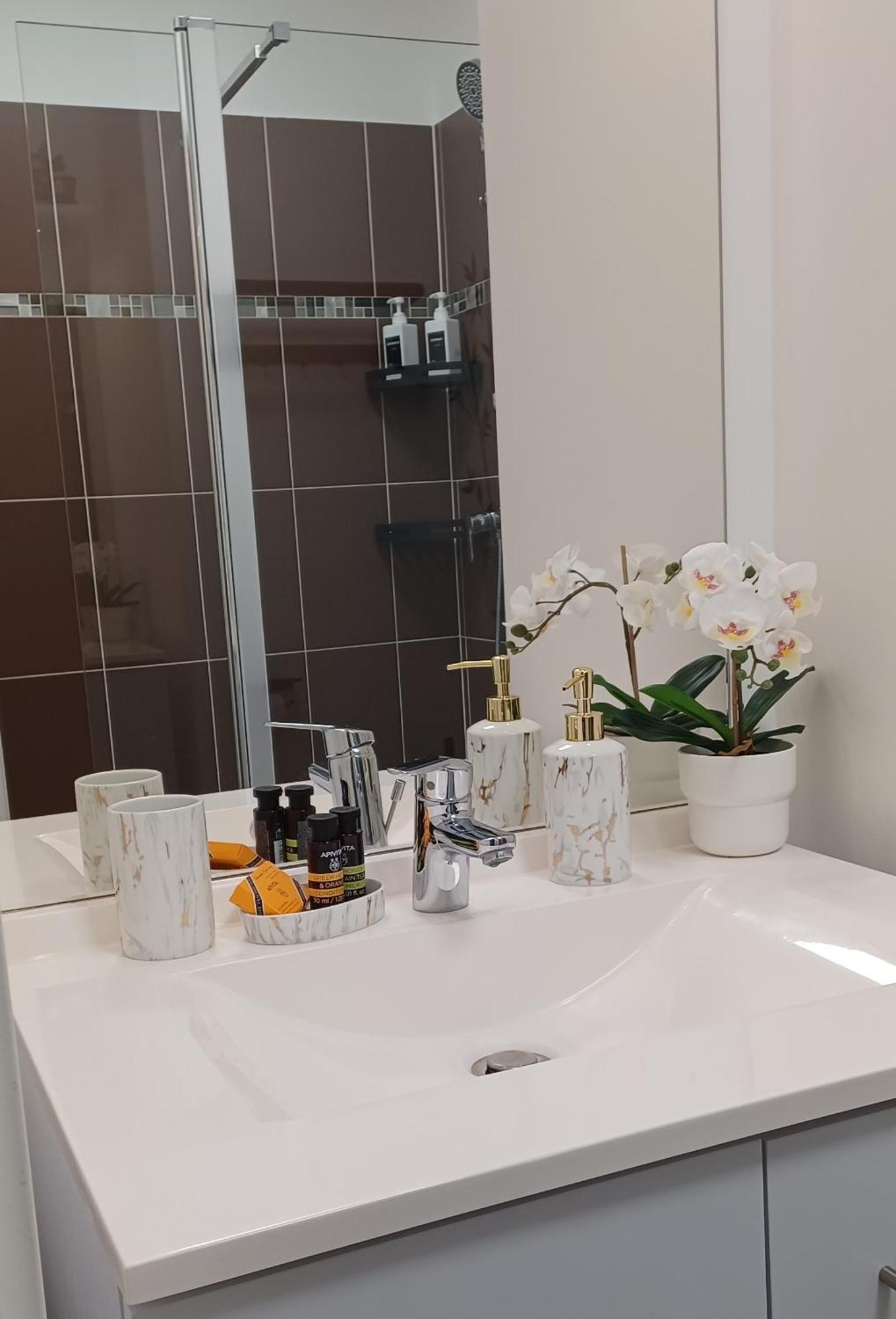 Luminary Night Suite مونتِفرا المظهر الخارجي الصورة
